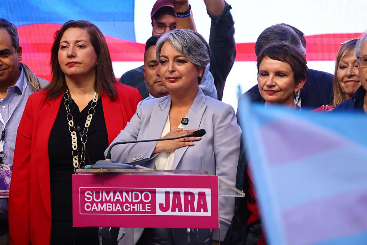 Jeannette Jara, candidata presidencial de la coalición Unidad por Chile, tras perder en la segunda vuelta de las elecciones presidenciales, el 14 de diciembre de 2025, en Santiago.