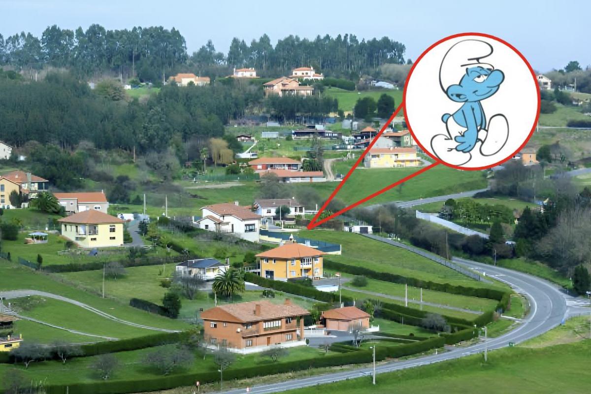 Un paisaje rural de Asturias y una imagen superpuesta de un Pitufo