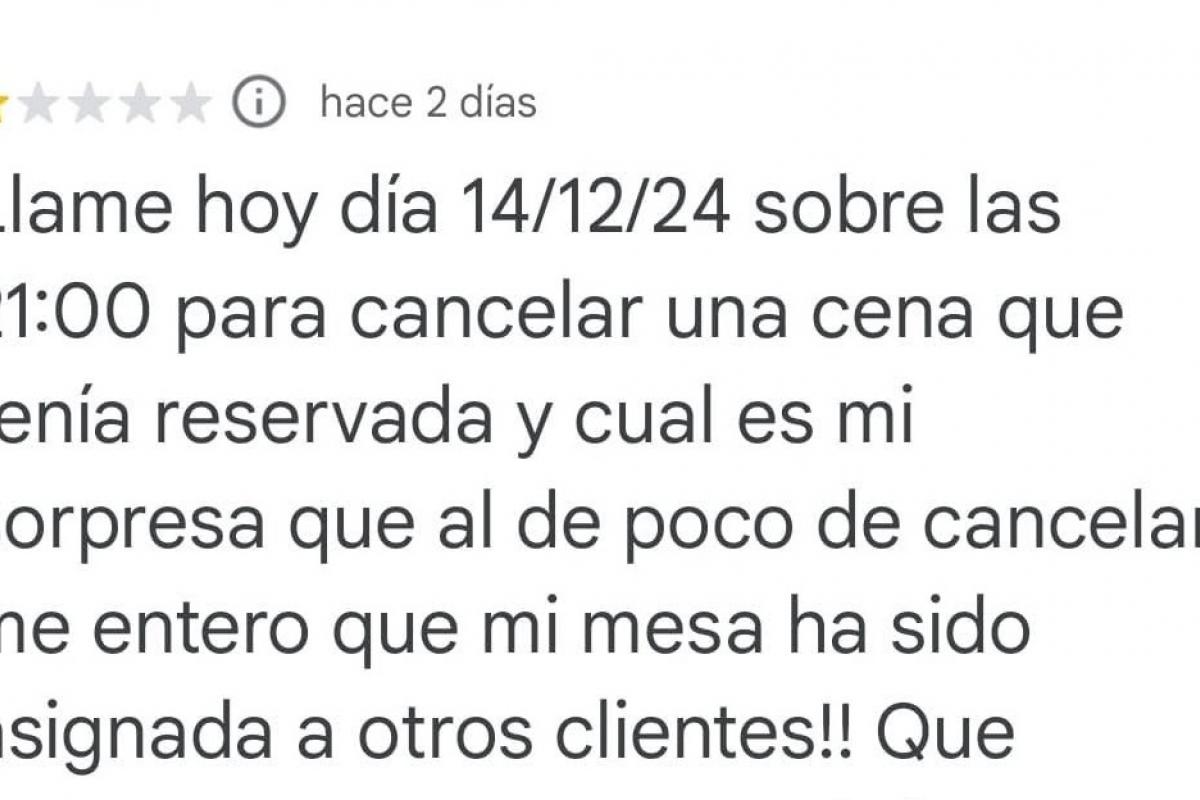 Un cliente se queja de que cancelan su reserva y la respuesta del restaurante es puro cachondeo