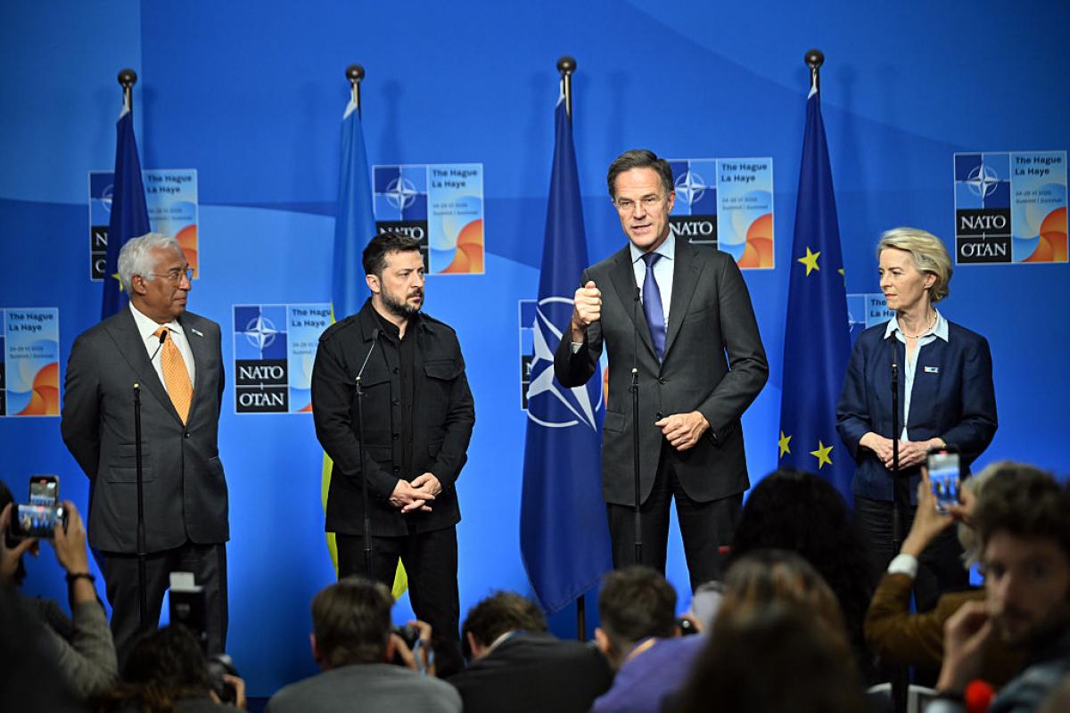 Antonio Costa, Volodimir Zelenski, Mark Rutte y Ursula von der Leyen, durante la cumbre de la OTAN en La Haya (Países Bajos), en junio de 2025.