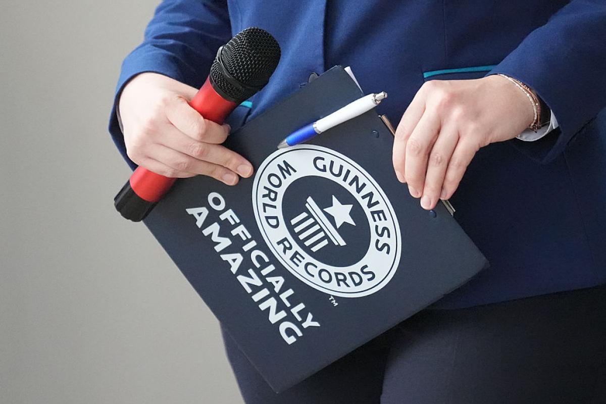 Un juez del libro del Guinness World Records.