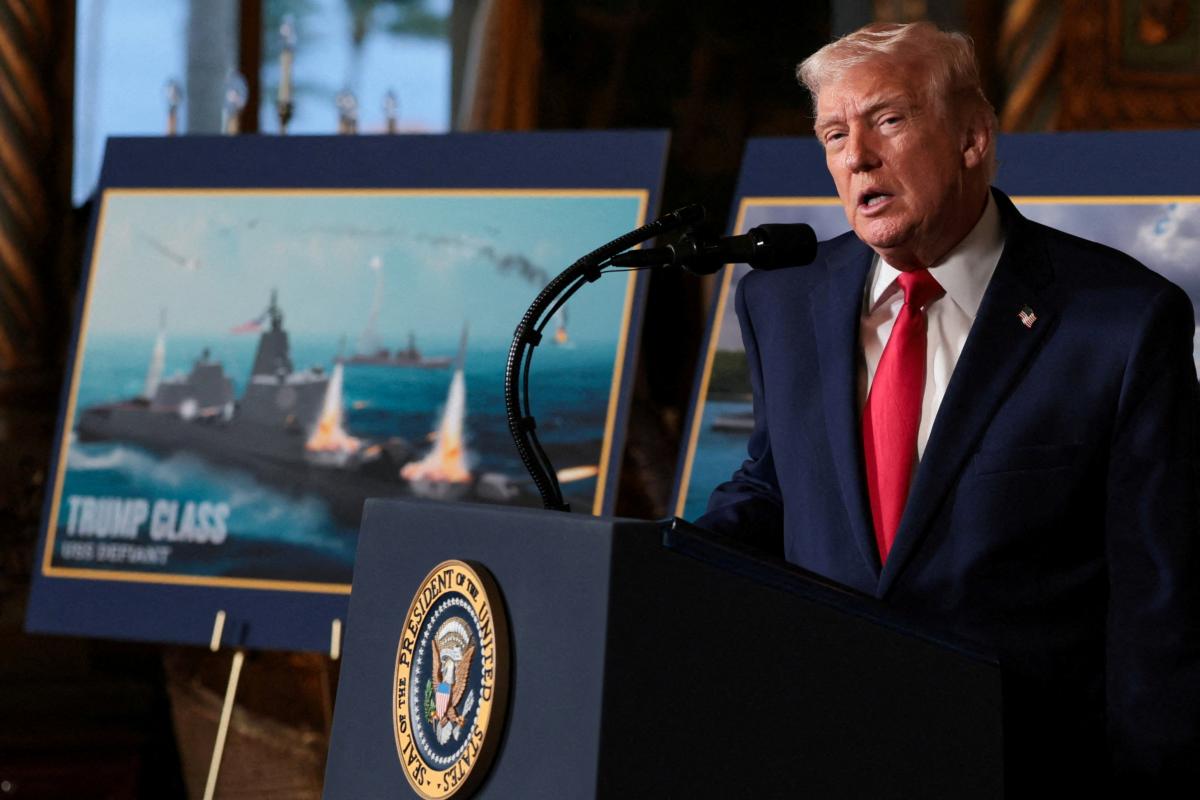 Donald Trump presenta la futura Golden Fleet', la 'Armada Dorada' de EEUU, que estará conformada por una nueva clase de acorazados o buques de guerra destructores que llevará su apellido.
