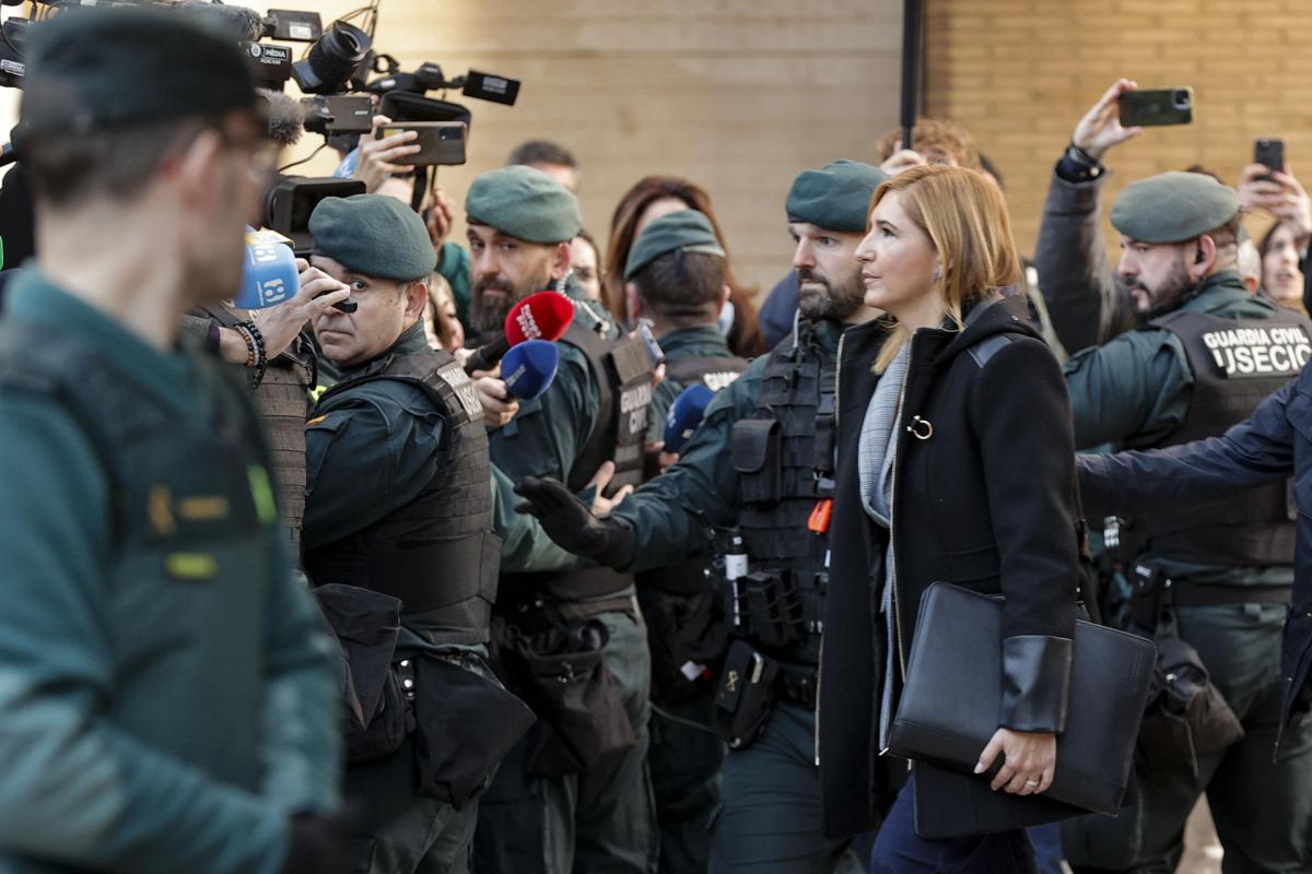 La exconsellera de Justicia e Interior, Salomé Pradas, a su lleada al juzgado de Catarroja