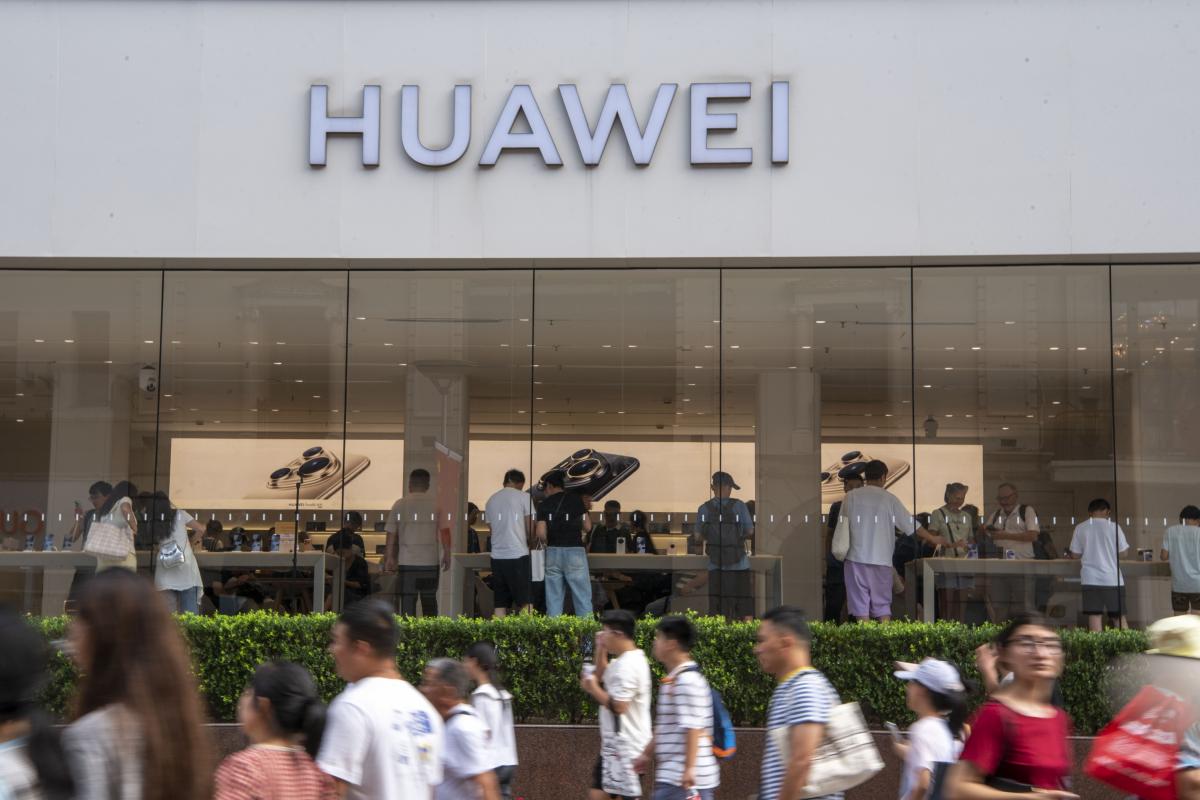 Una tienda en Shanghai de la marca Huawei.