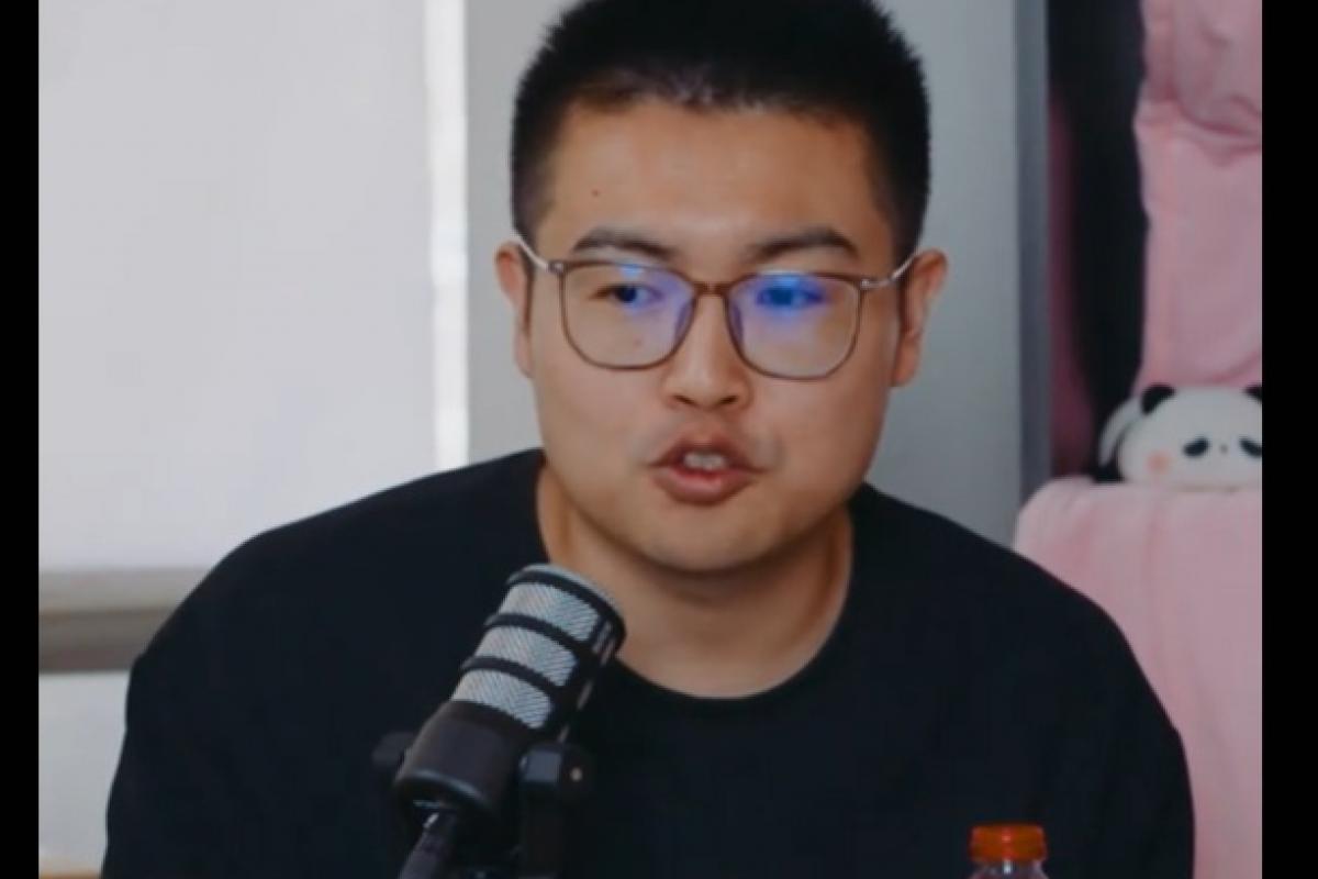 El influencer Jia Junyin, en el podcast 'Un chino y medio'