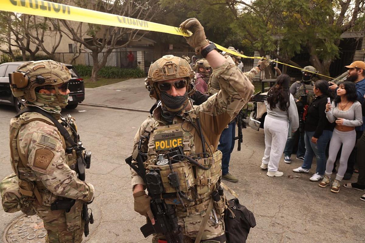 Una patrulla fronteriza de EEUU, actuando en Willowbrook (California) tras un tiroteo relacionado con un arresto del ICE, el 21 de enero de 2026.