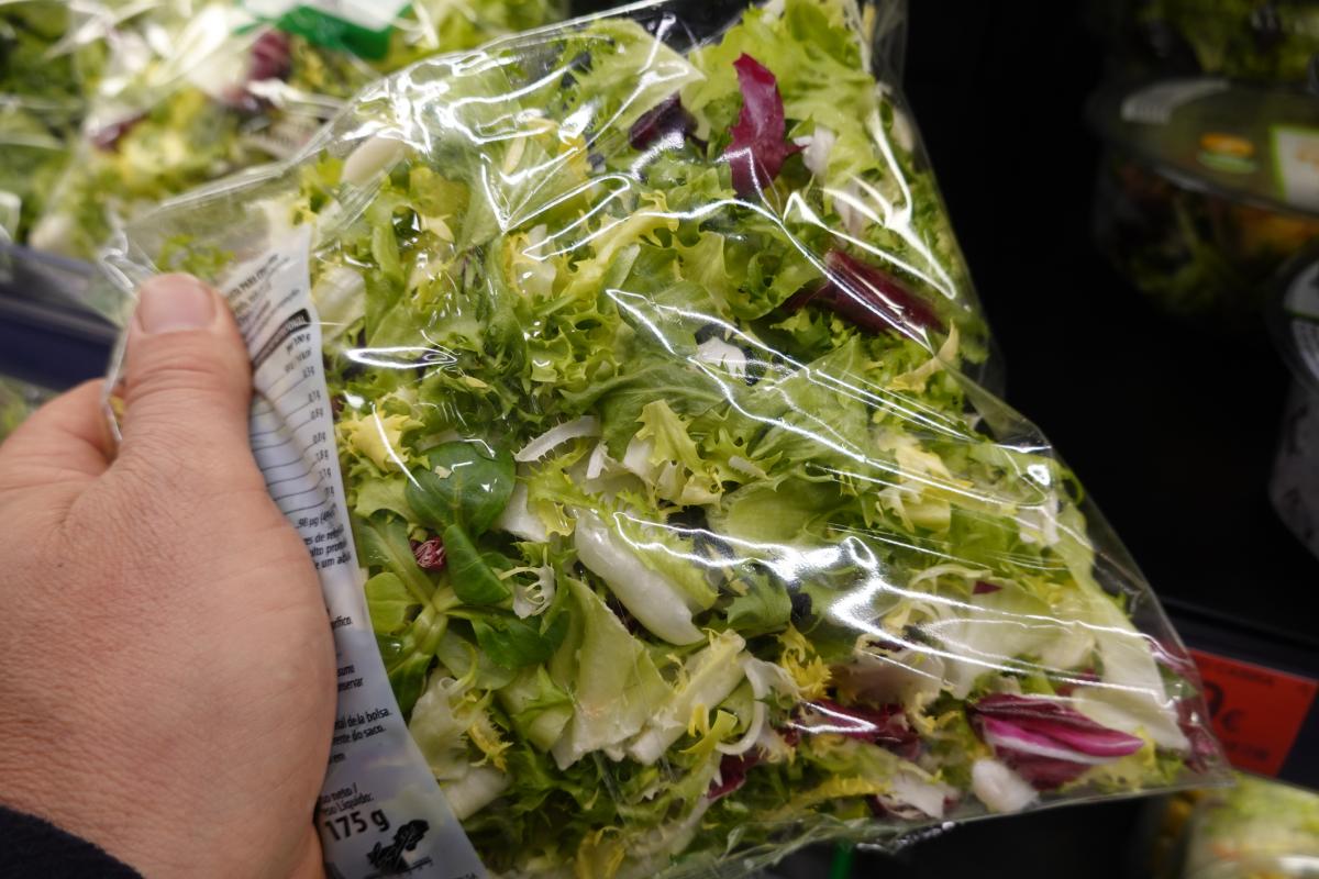 Una ensalada de bolsa.