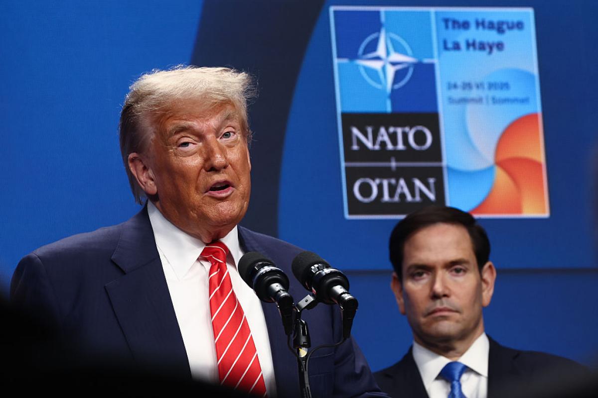 El presidente de EEUU, Donald Trump, y su secretario de Estado, Marco Rubio, durante la rueda de prensa en la Cumbre de la OTAN en La Haya (Países Bajos), el 25 de junio de 2025.