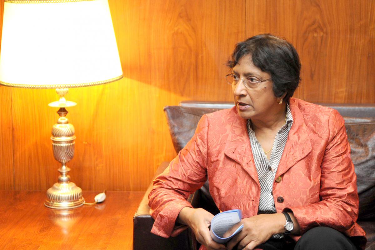 El premio Nobel de la Paz 2026 se moja al premiar la lucha de Navi Pillay contra los crímenes de guerra