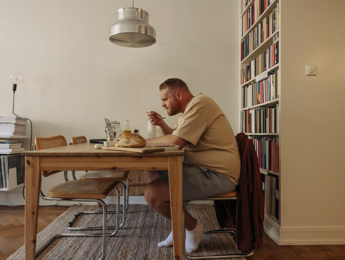 Dulce, salado, ácido, amargo, umami… y graso: la "sexta forma de sabor" que explicaría por qué no podemos parar de comer patatas fritas