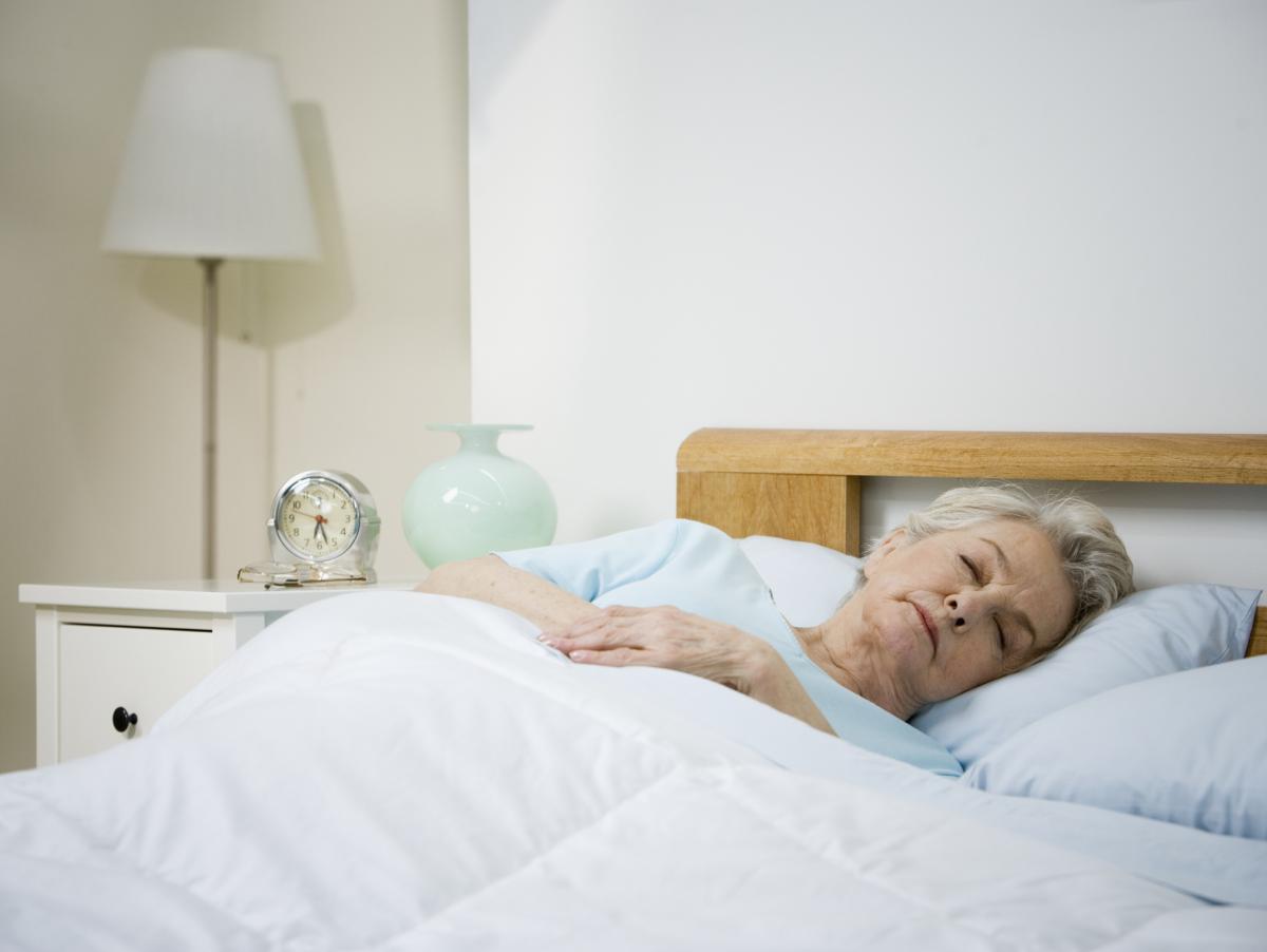 Retrasar la hora de dormir para tener un rato para ti tiene nombre y lo sufren sobre todo quienes acaban la jornada sin tiempo libre: así afecta a la memoria y al ánimo