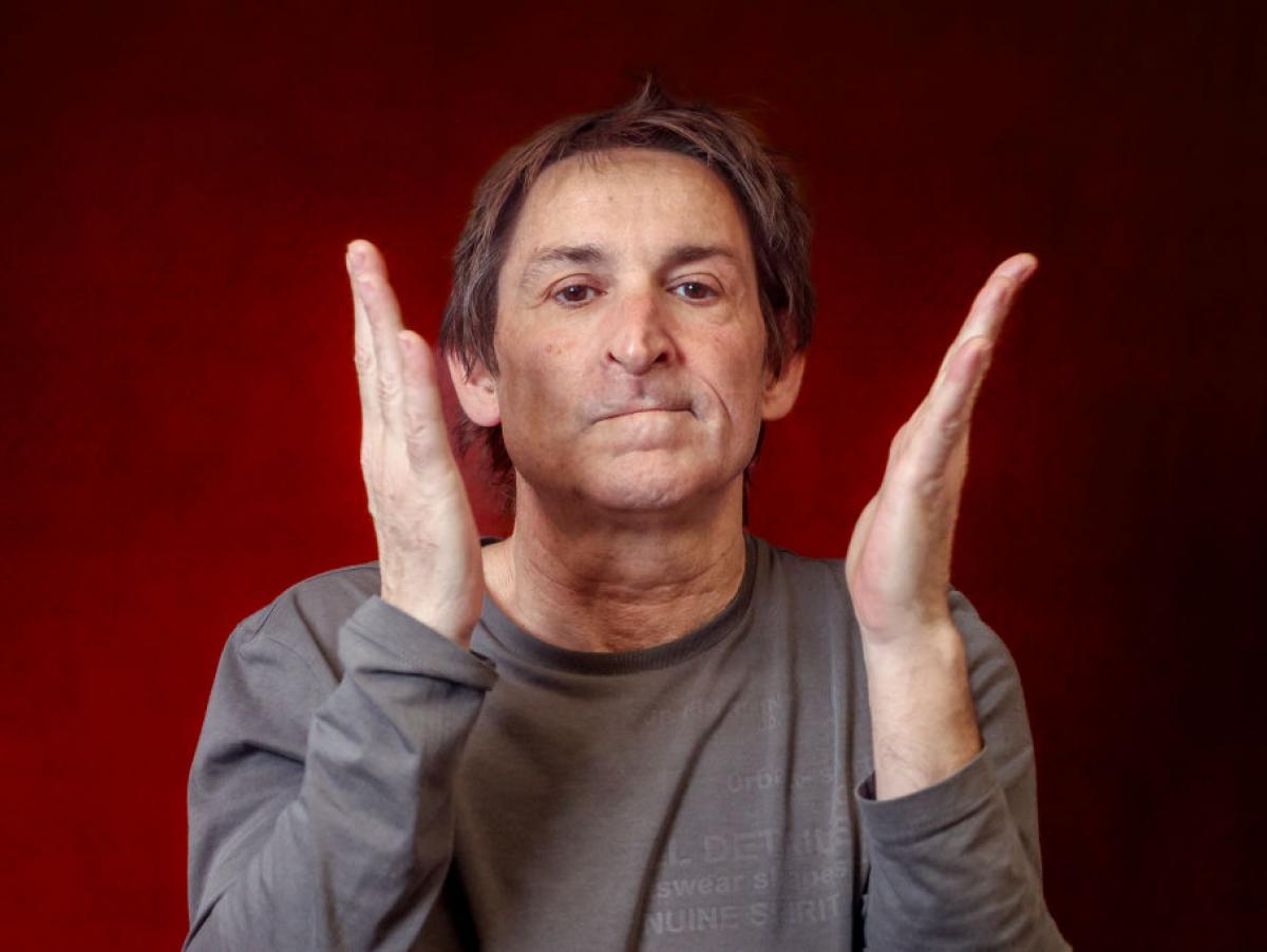 Albert Pla explica cómo trabajan 'Los Javis' tras su papel en 'La bola negra': "He trabajado con otros directores a los que no quiero desmerecer pero es un nivel bastante alto"