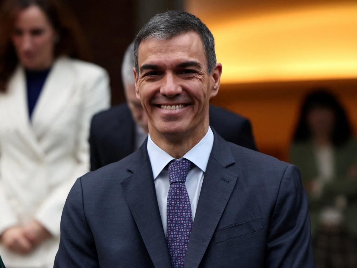 El PSOE arrasaría al PP con doce puntos de diferencia, según el primer CIS publicado tras el adelanto electoral
