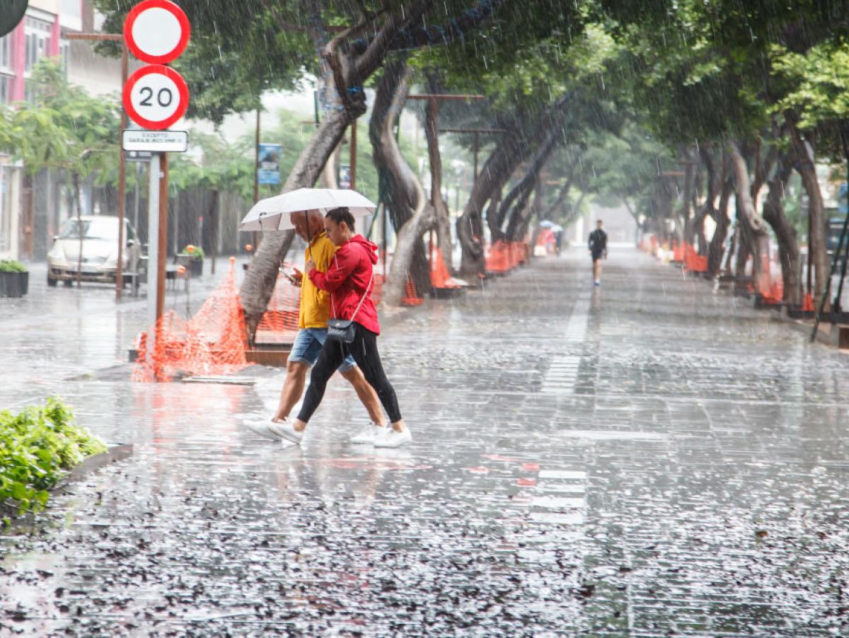 La Aemet activa este domingo el aviso amarillo por lluvias y tormentas en la comarca del Noroeste