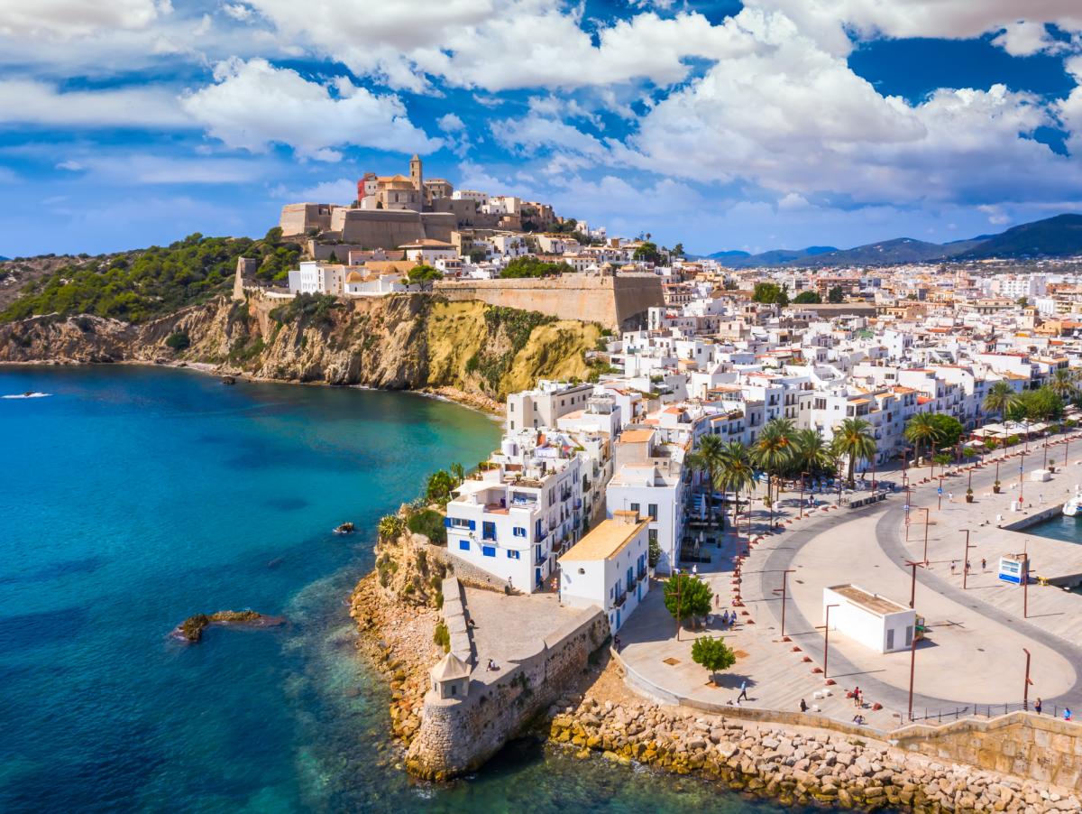 Ibiza pone cifras a su lucha contra la presión turística: desaparecen casi 6.000 plazas de viviendas turísticas desde 2017