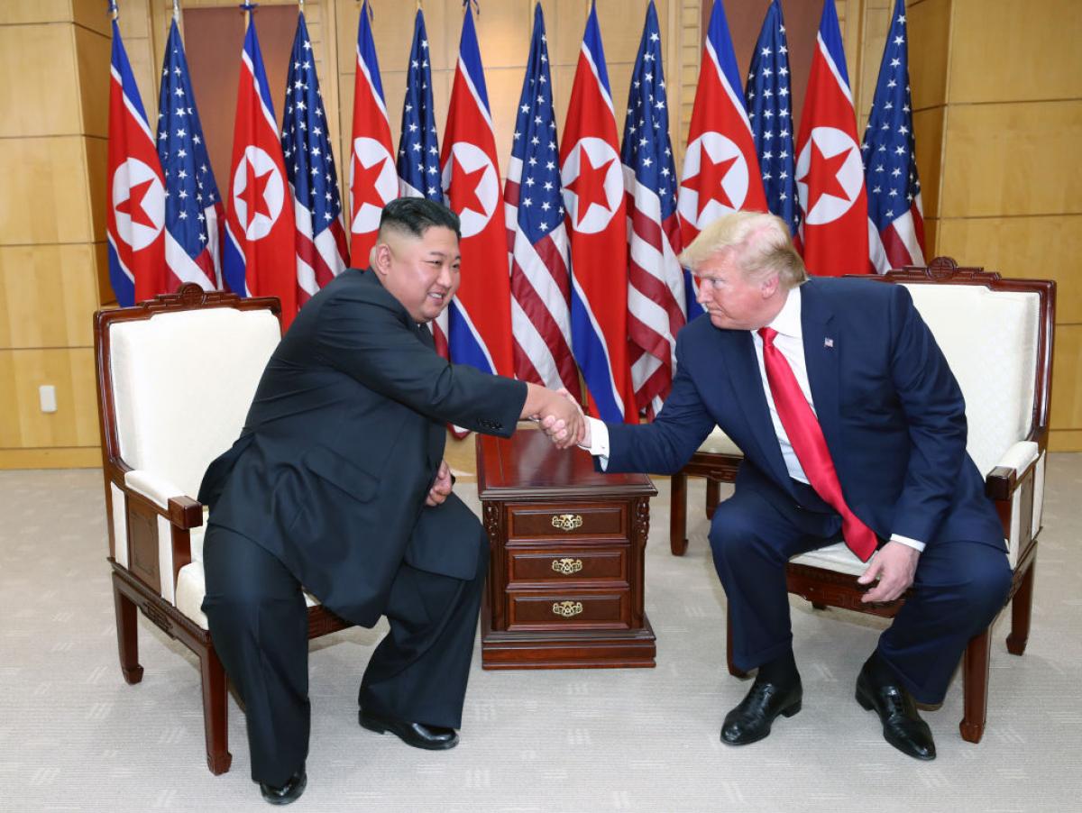Trump abre la puerta a volver a verse con Kim Jong-un siete años después y ya 'juega' con esa posibilidad