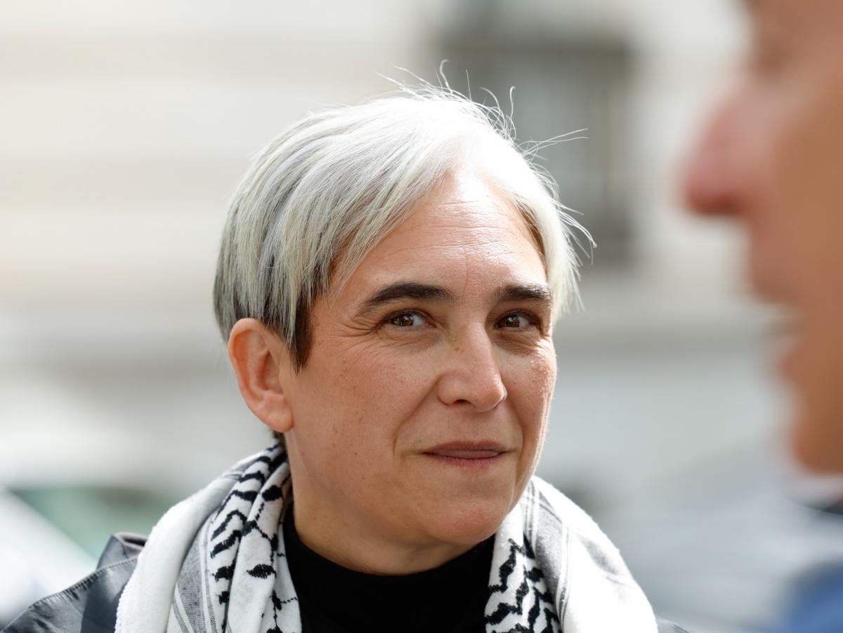 Los partidos que integran Frente Amplio apuestan por Colau como candidata e invitan a Podemos a unirse