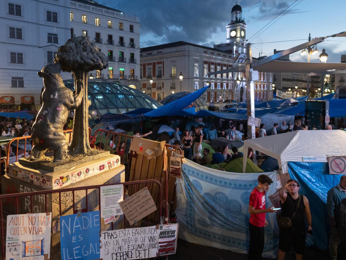 "Se están reconfigurando los debates": por qué la acampada de Sol le da oxígeno a la izquierda poniendo la vivienda en el centro