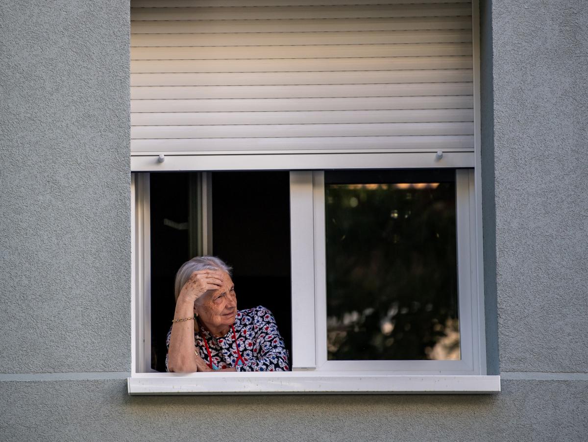 "Piso en venta, alquilado hasta el fallecimiento del inquilino de 68 años": los anuncios que ponen precio a la renta antigua en portales inmobiliarios