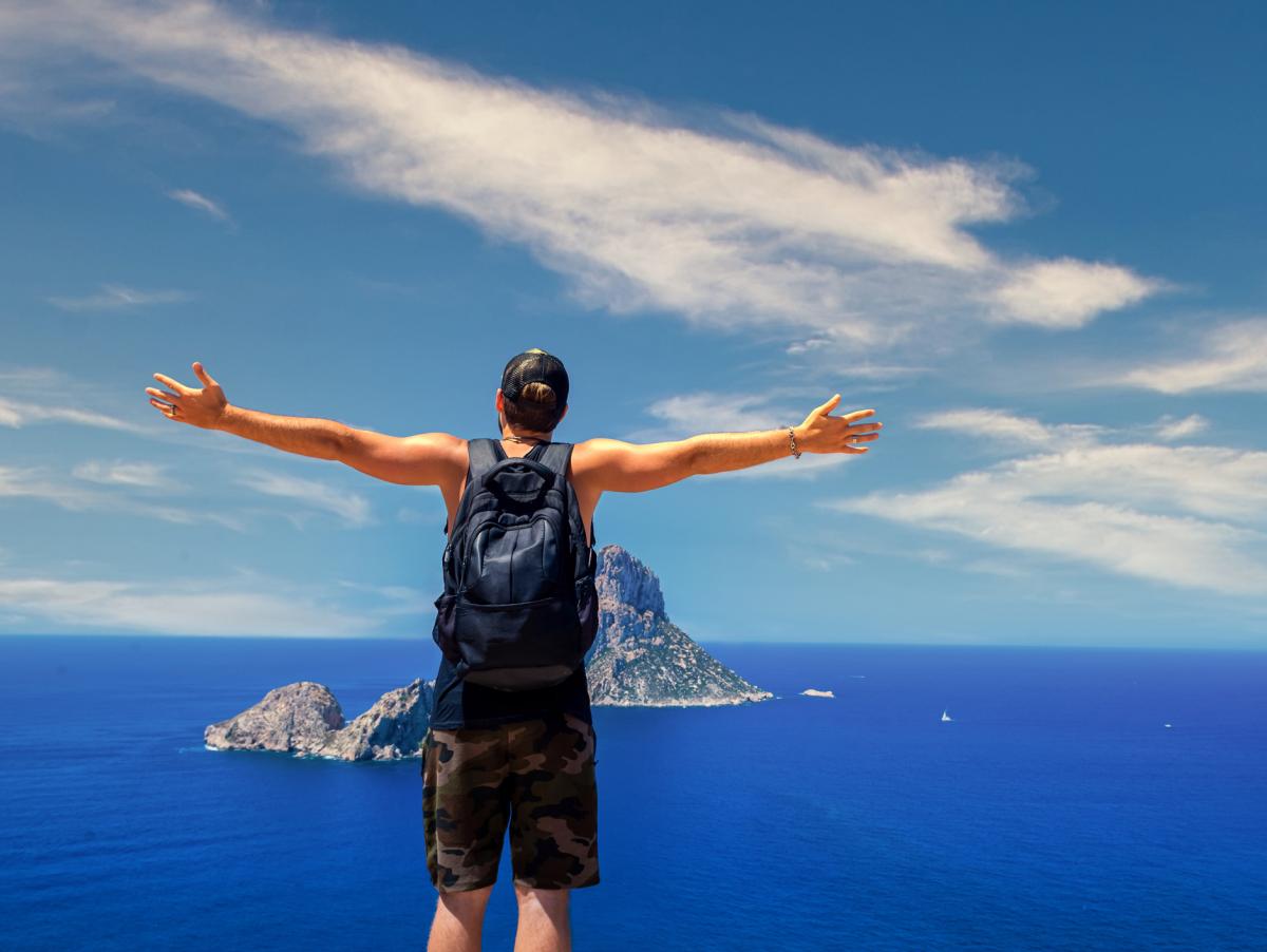 Toby Clarke, guía en Ibiza, hace su última vuelta a la isla a pie tras 16 años: "Mucha gente ha dejado sus trabajos o ha roto con sus largos matrimonios después de esta ruta"