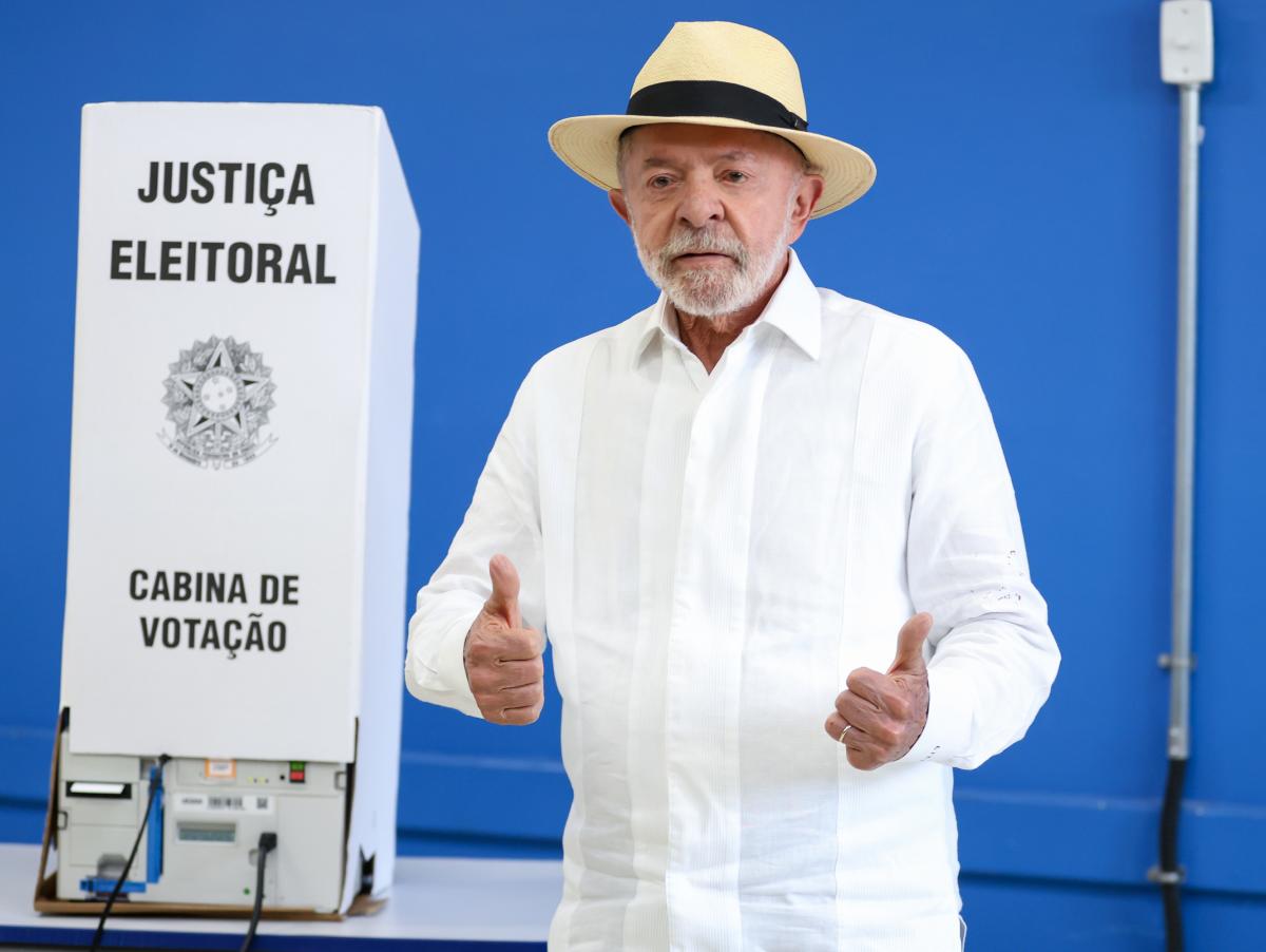 Lula reconoce que no esperaba el resultado en Brasil y avisa a Flávio Bolsonaro: "A partir de mañana comienza la nueva campaña"