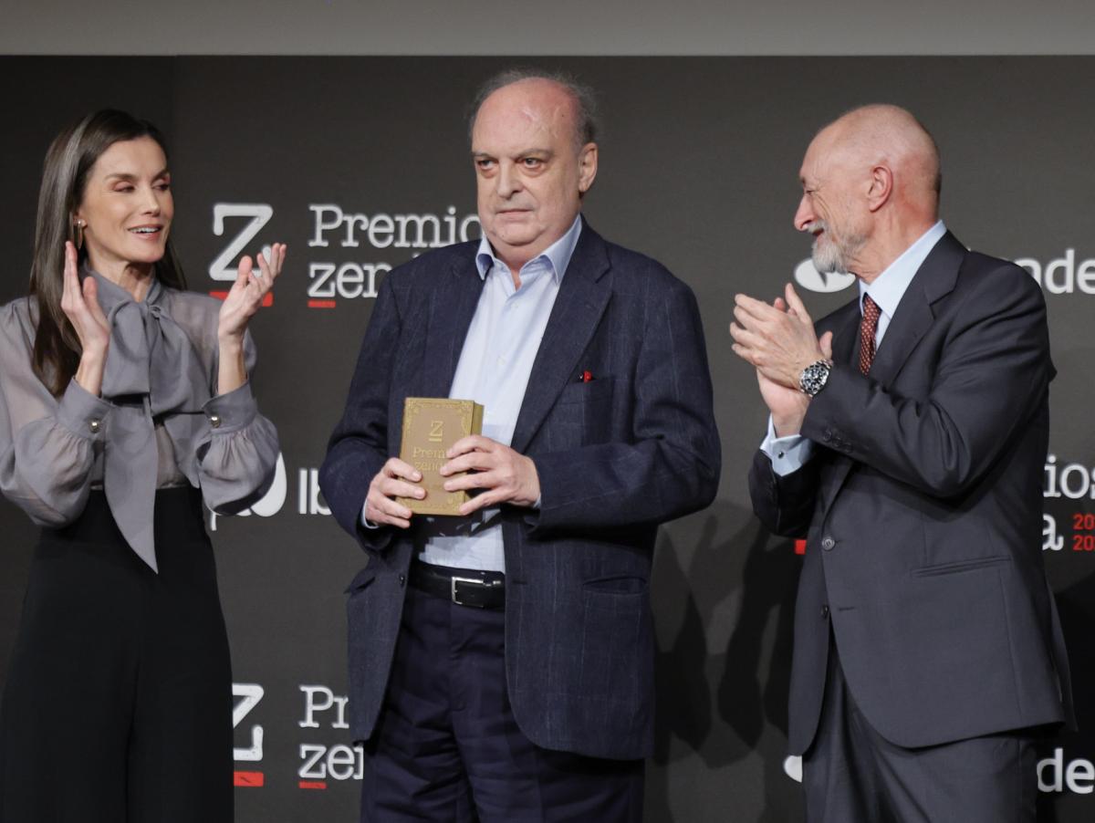 La escritora china es la favorita para ganar el Nobel de Literatura, pero en las apuestas también se cuela el español Enrique Vila-Matas