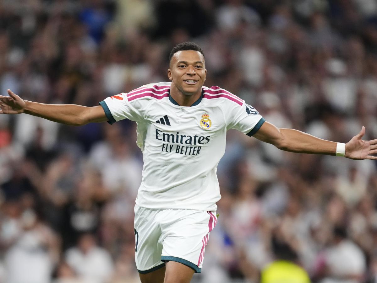 Menos de 1,20 euros la hora, más de 35 grados y hasta 700 prendas al día: la BBC entra en las fábricas que hacen las camisetas oficiales de los equipos de fútbol