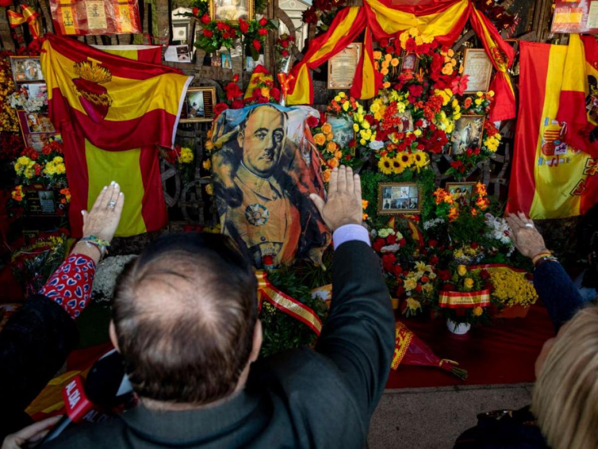 El historiador Julián Casanova señala cuál es el verdadero peligro para España: "El comunismo no es un problema, la ultraderecha sí"