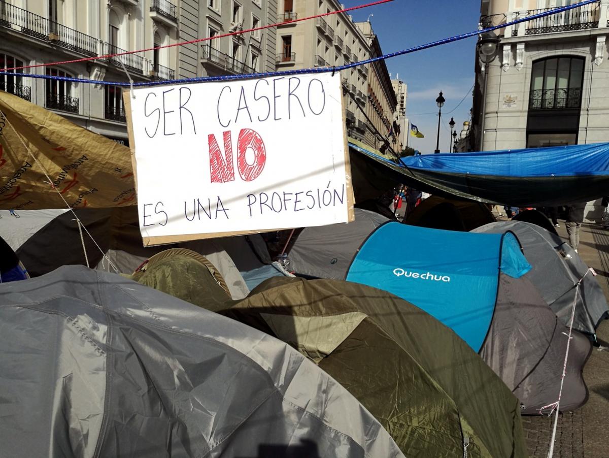 Aina, acampada en Palma, se ha quedado sin casa y sin trabajo por culpa del alquiler: "Estamos aquí porque no nos queda otra opción. Ahora mismo no tenemos futuro"
