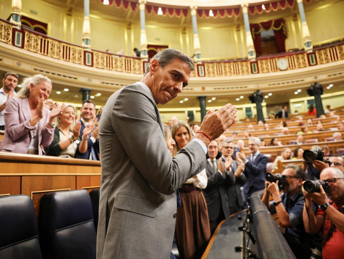 Sánchez defiende la intervención del mercado inmobiliario ante la tragedia social de los desahucios y deja un recado a Ayuso