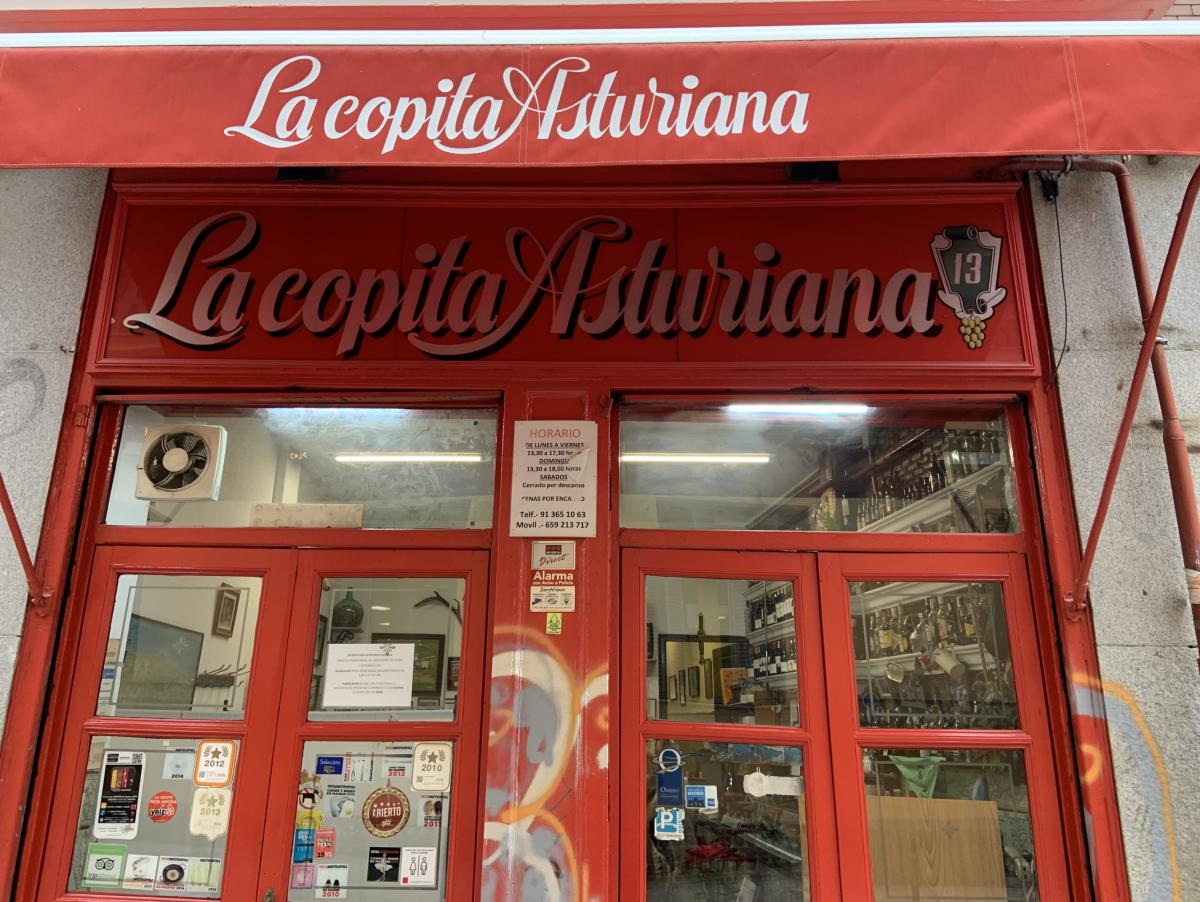 La fabada que conquistó a Los Javis: así es el restaurante madrileño que aparece en 'La bola negra'
