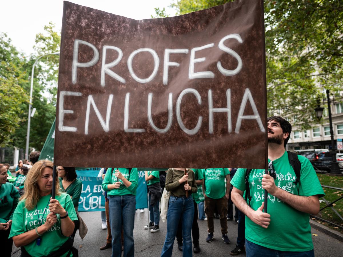 Así se organiza la caja de resistencia para la huelga indefinida del profesorado de Madrid: "Estos fondos ayudarán a las trabajadoras a recuperar la calidad educativa de la escuela pública"