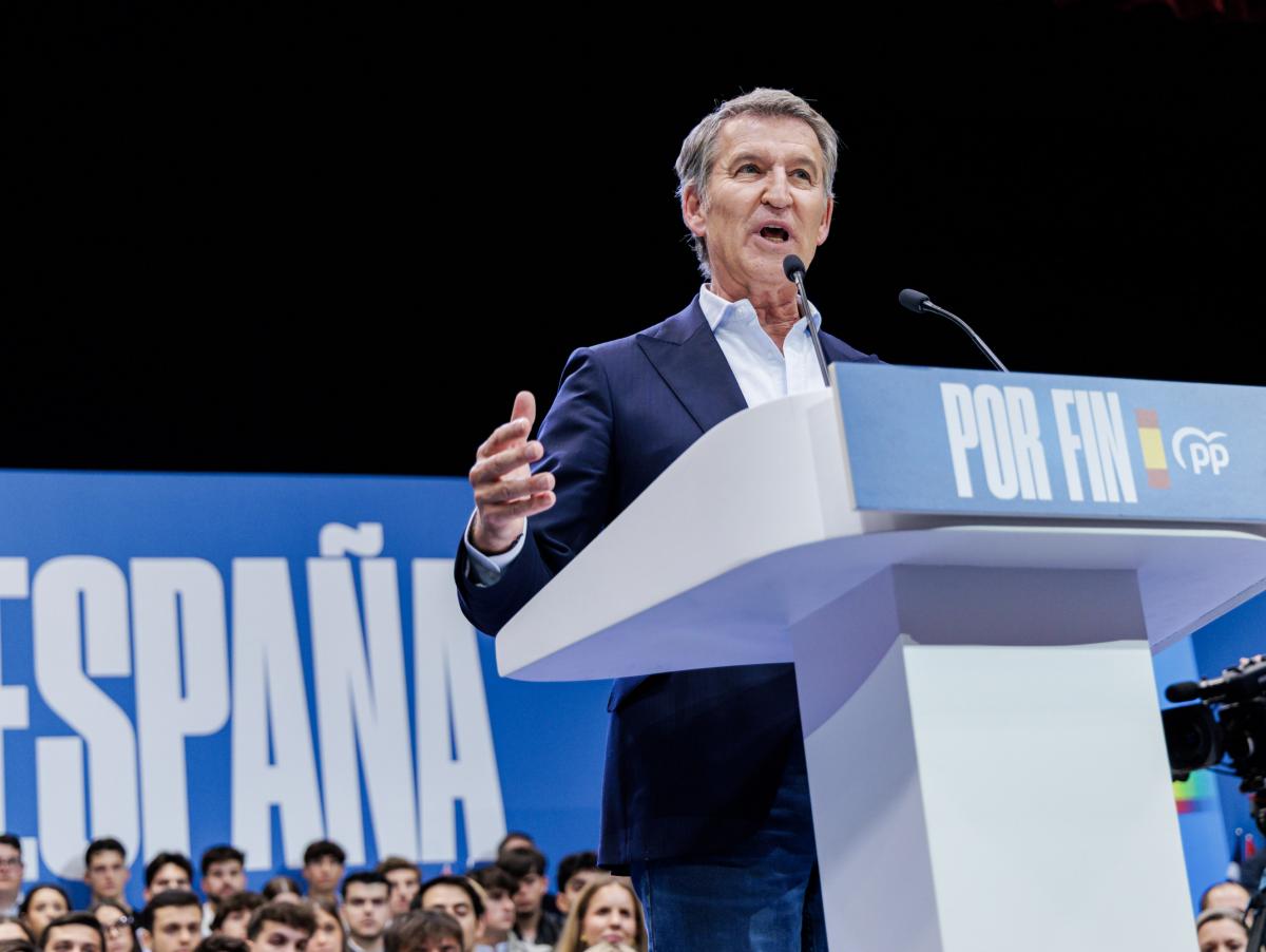 Feijóo promete gobernar "con la verdad por delante" e imprimir a España un "cambio sereno, pero contundente"