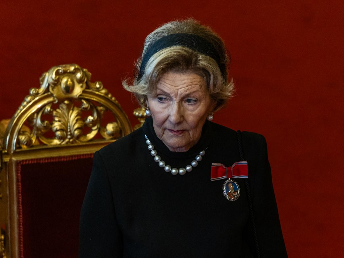 Sonia de Noruega, apartada inesperadamente de la casa real noruega el mismo día en el que cumplía con un emotivo acto oficial y se anunciaba un viaje a España