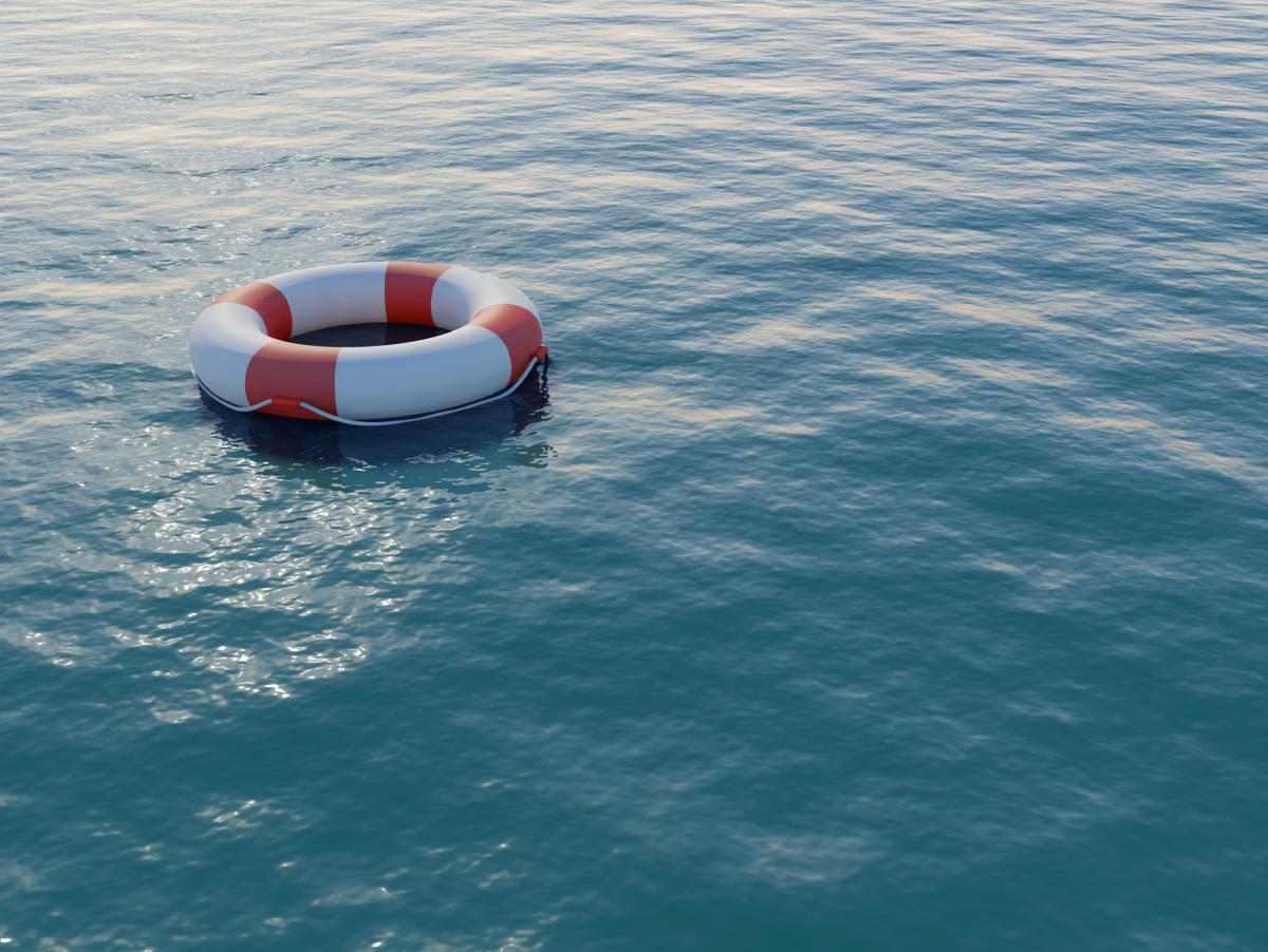Rescatan con vida un día después a una mujer que cayó al mar desde un crucero en Grecia