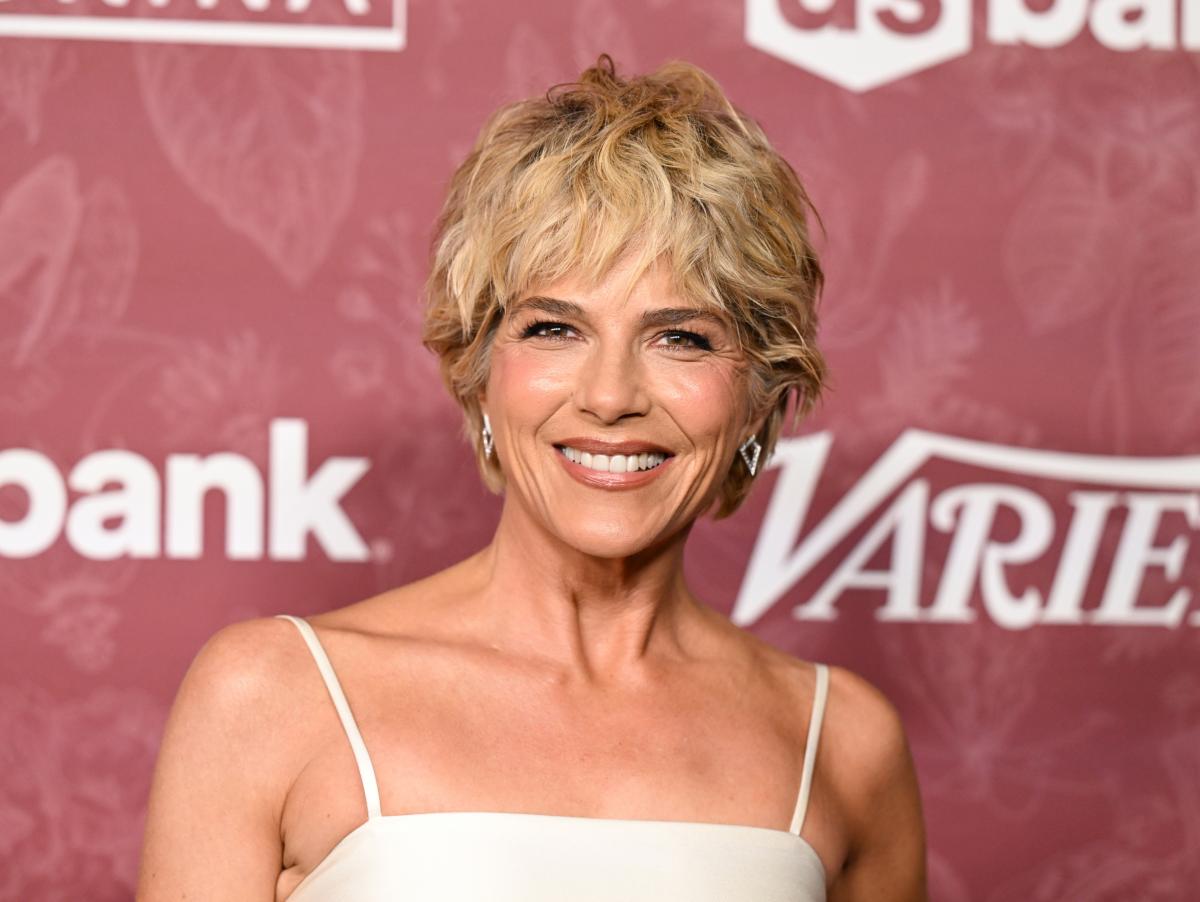 La actriz Selma Blair, arrestada tras intentar abrir la puerta de un avión en un vuelo y morder a un tripulante
