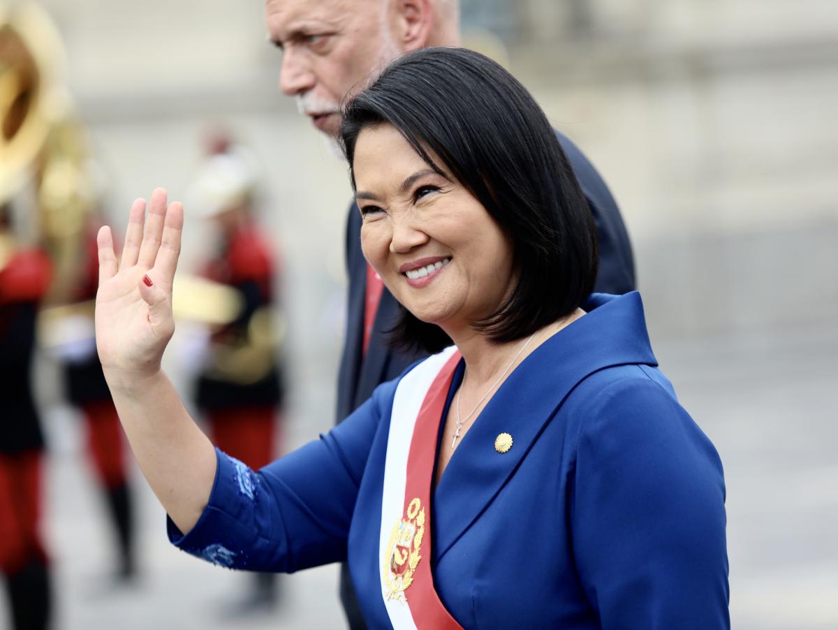 Fujimori impone nuevas restricciones en las aulas: "Los hombrecitos deben venir con el pelo corto"