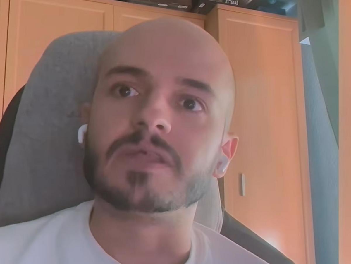Roberto, joven de 30 años que sufre agorafobia: "Si tienes una pierna rota te ponen rampas y un ascensor, pero como tengas un trastorno tienes que mover papeles, cielo y tierra"