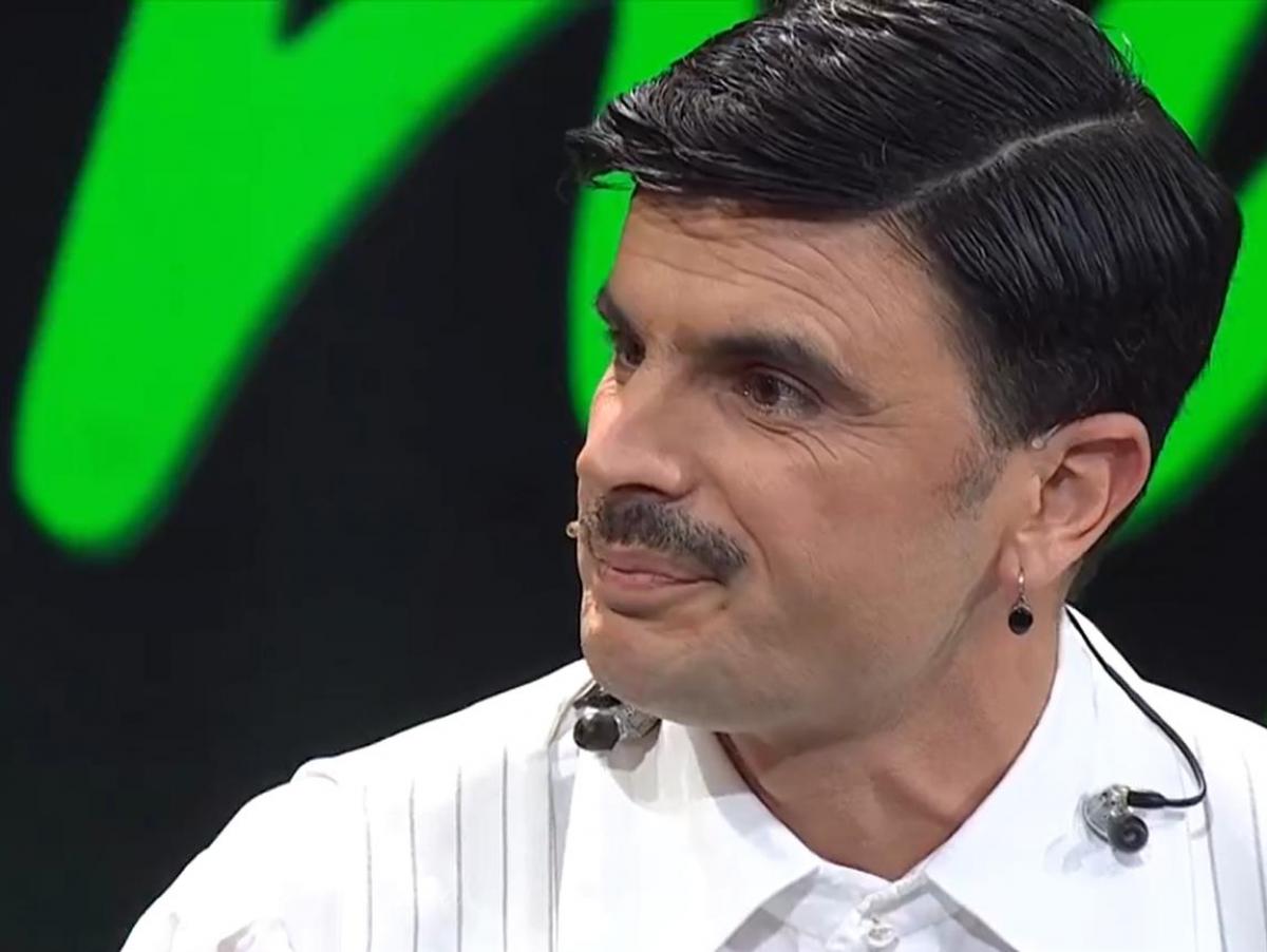 Rodrigo Cuevas habla alto y claro del uso de la bandera de España por la derecha: "De quien me tienen que defender es de ti"