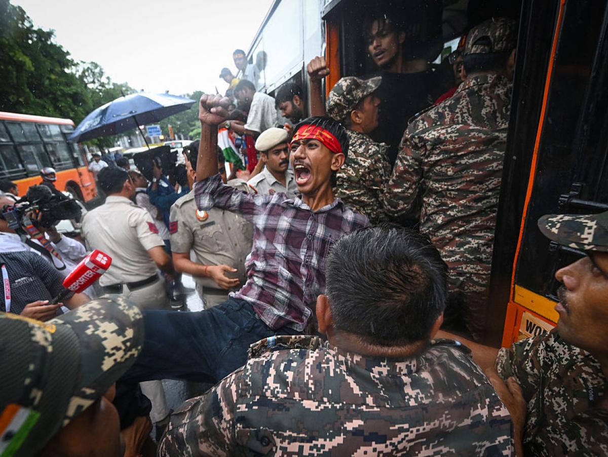 Qué hay tras las 'Cucarachas' de la India: mucho más que un movimiento juvenil indignado que está sacudiendo las calles del país más poblado del mundo