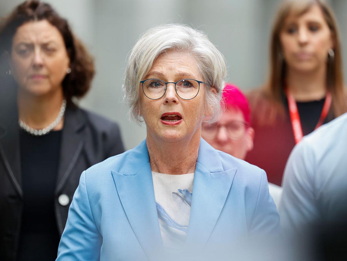Conmoción en Australia tras el atropello reiterado y deliberado de una diputada: ha perdido una pierna y está crítica