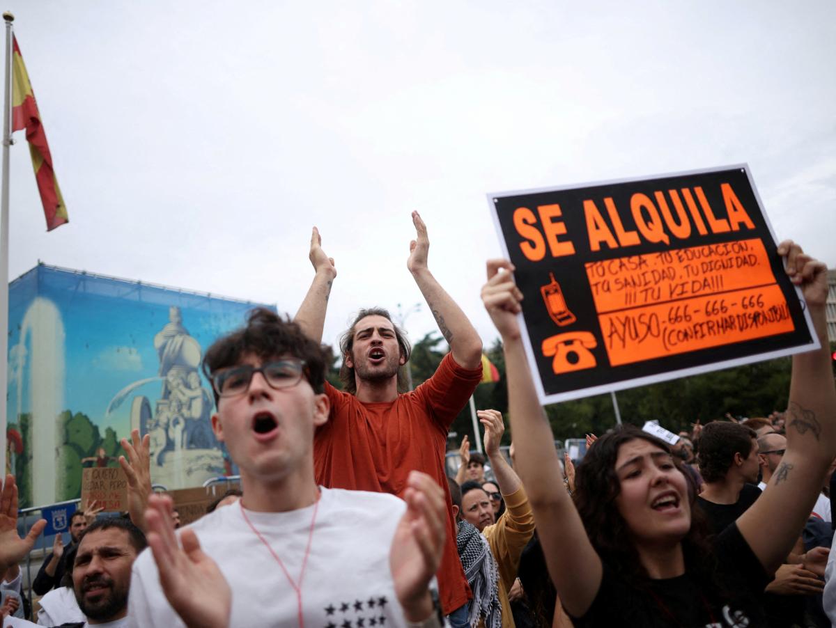 Trabajar no basta: Oxfam Intermón estima que tres millones de empleados viven en pobreza, 770.000 por la vivienda