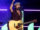 Juancho, de Sidecars, pide en pleno concierto que quien "hable a gritos" se vaya "a la puta calle", pero esta situación es cada vez más frecuente