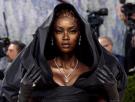 La modelo Anok Yai desvela cómo se hizo el maquillaje más impactante de la Gala Met: "Una 'madonna' negra en el mundo Trump"