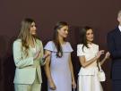 Los 429 regalos de la familia real en 2025: un móvil para Felipe VI, una ginebra para Leonor, peluches para Letizia y la camiseta de la infanta Sofía