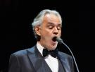Andrea Bocelli demanda a una aerolínea por un avión viejo y ruidoso
