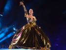 Katy Perry sufre una descarga eléctrica en pleno concierto y muchos fans le dicen que ya es hora de terminar la gira