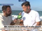 El grito de un reportero de laSexta cuando le cae una medusa en el brazo