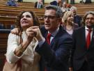 Lágrimas, alivio y todos pendientes del móvil: la otra cara de la investidura de Pedro Sánchez