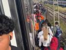 Una incidencia en la red de Cercanías de Madrid deja imágenes insólitas en Atocha